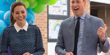 სამეფო წყვილმა შვილების ახალი ფოტო გამოაქვეყნა – რომელმა ცნობილმა ტელეწამყვანმა აჩუქა პრინც ჯორჯს ზვიგენის გიგანტური კბილი