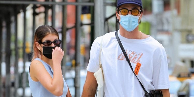 სინდი კროუფორდი ქალიშვილის ახალი არჩევანით კმაყოფილია – ვინ არის კაია გერბერის რჩეული