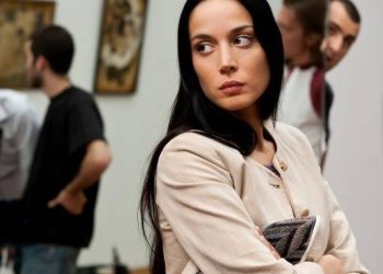 “რა ძნელია, შვილს რომ მხოლოდ ფეხზე კოცნი” – ნანკა კალატოზიშვილის შვილი ლუგარის ლაბორატორიაში ტესტირებაზე დაიბარეს