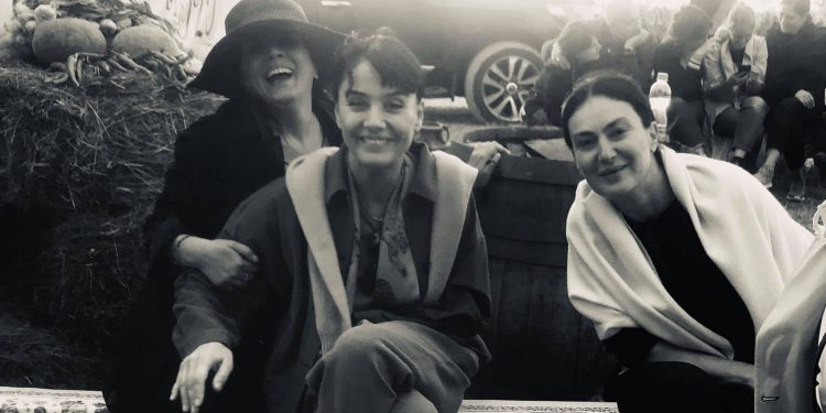 “მაკა ასათიანი ამბობდა, “კორონამ ერთი კარგი საქმე ის გააკეთა, მეგობრები შეგვკრიბაო” – ლევან ვასაძის რთველში დატრიალებული ამბები