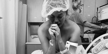 “საავადმყოფოდან სახლში ბავშვის გარეშე მივდივარ” – ცნობილმა ვარსკვლავმა შვილი დაკარგა