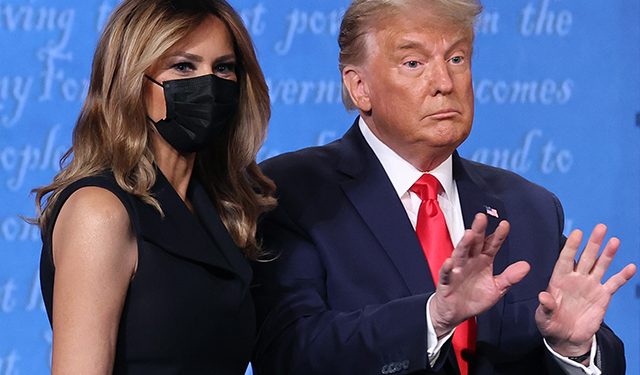 მელანია ტრამპის პირველი გამოჩენა დაინფიცირების შემდეგ – აშშ-ს პირველი ლედის ქმრისადმი უსიამოვნო მოქცევას ქსელში განიხილავენ