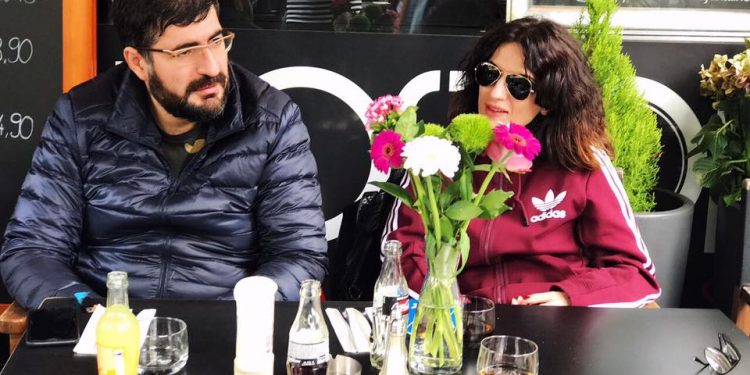 რატომ ვერ ჩამოდის თბილისში ნინო ჩხეიძის ქმარი და აპირებს თუ არა წინასაარჩევნო პროცესებში ჩართვას?