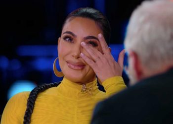 Keeping Up with Kardashians-ს დახურვის მიზეზებზე საუბრისას კიმ კარდაშიანი ატირდა