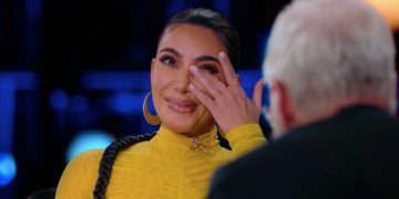 Keeping Up with Kardashians-ს დახურვის მიზეზებზე საუბრისას კიმ კარდაშიანი ატირდა