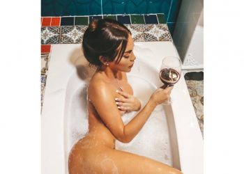 კესარია აბრამიძე ბავშვობის ფოტოებს აქვეყნებს – ვის ჰგავს რეალურად ფოტომოდელი