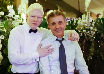 ბერა ივანიშვილი საარჩევნო უბანზე მეუღლის გარეშე მივიდა