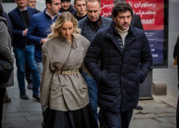 რომელმა ცნობილმა მამაკაცმა გამოუგზავნა თბილისის პირველ ლედის ულამაზესი თაიგული მილანიდან