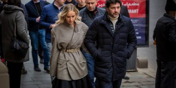 რომელმა ცნობილმა მამაკაცმა გამოუგზავნა თბილისის პირველ ლედის ულამაზესი თაიგული მილანიდან