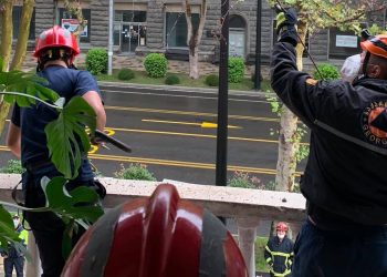 “აივანი დაგვემხო თავზე” – ბახვა ბრეგვაძემ აივნის ჩამონგრევამდე სიზმარი ნახა