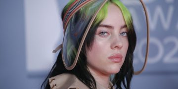 ზედმეტი წონის გამო დაბულინგებული ბილი აილიში ჰეიტერებს პასუხობს