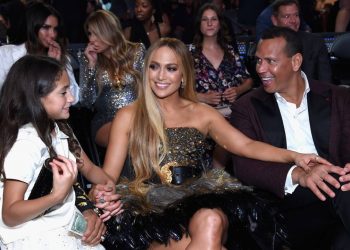 ჯენიფერ ლოპესის შვილი: დედაჩემის ქორწილში ამ სიმღერას შევასრულებ