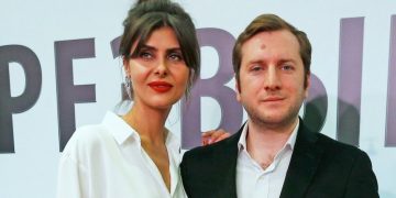 რეზიკო გიგინეიშვილის ყოფილმა ცოლმა ბიონსეს კაბისნაირი კაბა შეიძინა