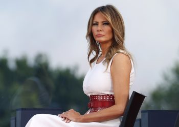 “მელანია წუთებს ითვლის” – პირველმა ლედიმ ქმრის მიტოვება გადაწყვიტა