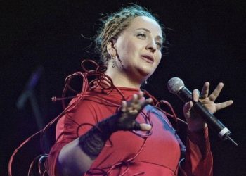 „თუ ვერ შეძლებთ მოსვლას, ფანჯრები გააღეთ…” – მომღერალი ხალხს ოპოზიციის აქციაზე მისვლისკენ მოუწოდებს