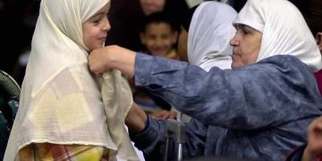 საფრანგეთიდან დაადეპორტეს მუსლიმი ოჯახი, რომლის წევრებმაც ქრისტიანი ბიჭის შეყვარების გამო, შვილს ნეკნები ჩაუმტვრიეს