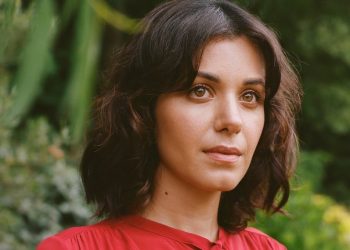 “ეს არის ჩემი კავშირი მასთან” – ვის მიუძღვნა ქეთი მელუამ ახალ ალბომში შესული სიმღერა