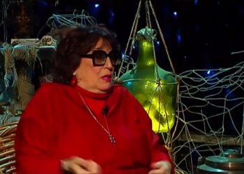 “მაშინ შენ თავს იცავდი თუ ლოგინში როცა უწვებოდი კარიერაზე ფიქრობდი?”