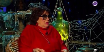 “მაშინ შენ თავს იცავდი თუ ლოგინში როცა უწვებოდი კარიერაზე ფიქრობდი?”