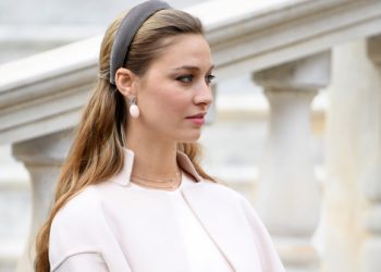 შავი პიჯაკი და კაბა, რომელიც მონაკოს პრინცესამ კეიტ მიდლტონისგან დააკოპირა