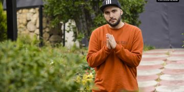 მასტერი დუბაიში ნამყოფ გოგონებს თავს არიდებს