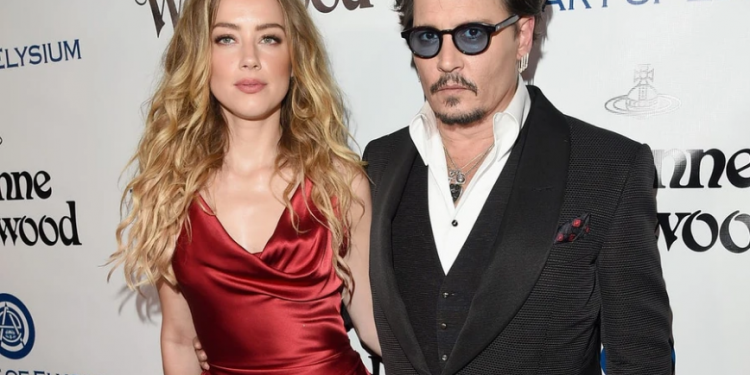 ჯონი დეპი, რომელმაც ყოფილი ცოლი 14-ჯერ სცემა, ძაღლი და 7 მილიონი დაუტოვა, მისგან 50 000 დოლარს ითხოვს