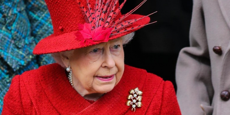 დედოფალ ელიზაბეტს მოსამსახურეები აუჯანყდნენ! აი, რატომ?