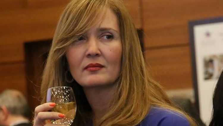 ცნობილი ჟურნალისტი მარინა სალუქვაძე კაფეში ნამცხვრებს და ხაჭაპურს თავად აცხობს