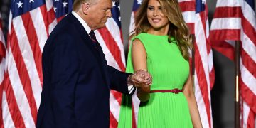 რა თანხას მიიღებს მელანია ტრამპი ქმართან დაშორების შემდეგ