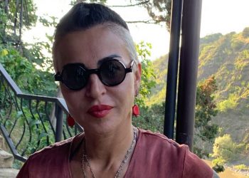 თეა დარჩია ახალ საქმეს იწყებს: “თმის შეჭრა-შეღებვა თუ დაგჭირდეთ, მომმართეთ”