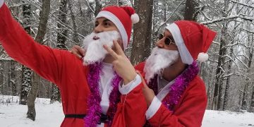 “ჩემი წარმოდგენით სანტები ვაჟიშვილები და უბიწოები არიან” – როგორ შეიქმნა პოპულარული საახალწლო კლიპი