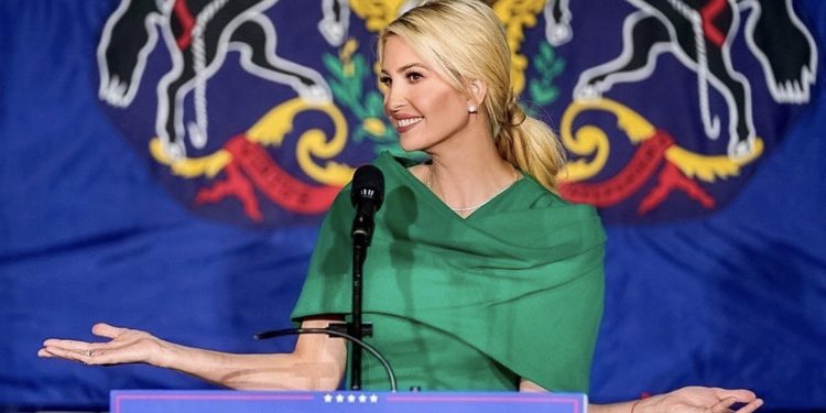 კაბა, რომლის გამოც ივანკა ტრამპი კრიტიკის ქარცეცხლში მოექცა