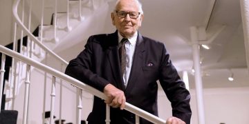 დიზაინერი პიერ კარდინი გარდაიცვალა