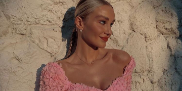 რა ღირს და სად იყიდება ანუკი არეშიძის ვარდისფერი კაბა