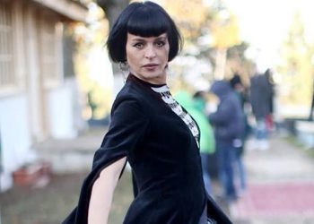 “3000-3000 ლარი ჰაერში გავისროლე” – თეა დარჩია ღმერთის იმედად დარჩა