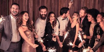 რა ფერის სამოსით შევხვდეთ ახალ წელს – დიზაინერების რჩევები
