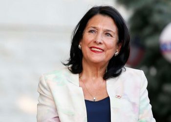 “როგორც იქნა შევხვდით ერთმანეთს, მარიამ” – პრეზიდენტი შვილიშვილის პირველ ფოტოს აქვეყნებს