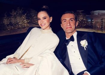 რომან აბრამოვიჩის ყოფილი ცოლი ბერძენი მილიონერისგან შვილს ელოდება