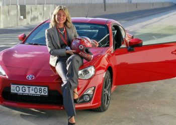 “მსოფლიო კრიზისია, ჩვენთან მითუმეტეს” – დაათვალიერეთ ცისანა სეფიაშვილის გემოვნებიანი სახლი, რომელსაც ყიდის