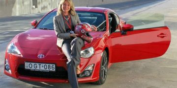 “მსოფლიო კრიზისია, ჩვენთან მითუმეტეს” – დაათვალიერეთ ცისანა სეფიაშვილის გემოვნებიანი სახლი, რომელსაც ყიდის