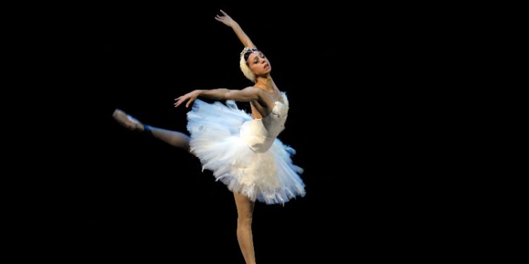 უცებ საუბარი შეწყვიტა და ატირდა: მთელი ცხოვრება დედა მენატრებაო – ჟურნალისტი ანანიაშვილის ცხოვრებაზე წერს