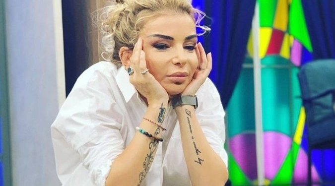 “ასე ვიყავით ცხრა წელი, სამნი ერთ რომანში. ვის გადაეკიდაო, მჭორავდნენ” – მაია ასათიანი