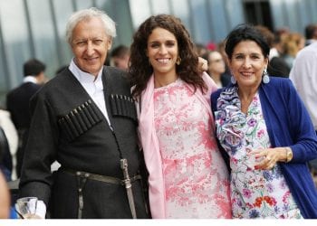 “ბავშვი ახლა პარიზშია და იმედი მაქვს ზაფხულში ჩამოვიყვანთ” – რას ამბობს სალომე ზურაბიშვილი პირველ შვილიშვილზე