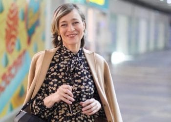 “ახლა თმას თავად ვიჭრი და ბავშვებსაც ვჭრი” – სამსახურის გარეშე დარჩენილი მაკა ჩიჩუა საკუთარ გასაჭირზე