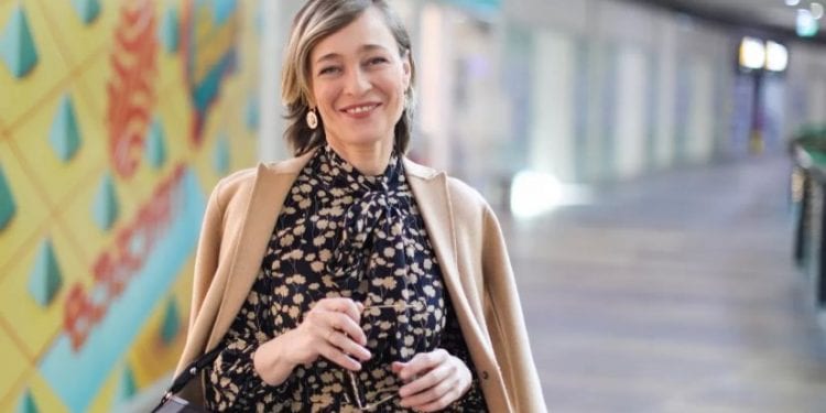 “ახლა თმას თავად ვიჭრი და ბავშვებსაც ვჭრი” – სამსახურის გარეშე დარჩენილი მაკა ჩიჩუა საკუთარ გასაჭირზე