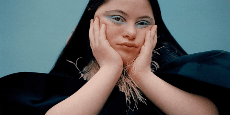 დაუნის სინდრომის მქონე პირველი მოდელი ჟურნალ “ELLE”-ს გარეკანზე მოხვდა