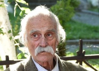 “კახი ისევ დასუსტებულია” – ექიმი ლევან რატიანი მსახიობს სახლში არ უშვებს