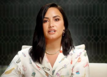 ჰეროინის ზედოზირების ქვეშ მყოფი დემი ლოვატო ნარკოდილერმა გააუპატიურა