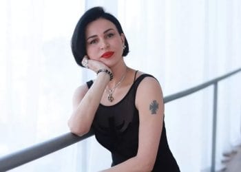 “მაპატიე, ისე ვერ მოგიარე როგორც შენ ამას იმსახურებდი. ბოდიში, დე” – თეა დარჩია გარდაცვლილ დედას პატიებას სთხოვს