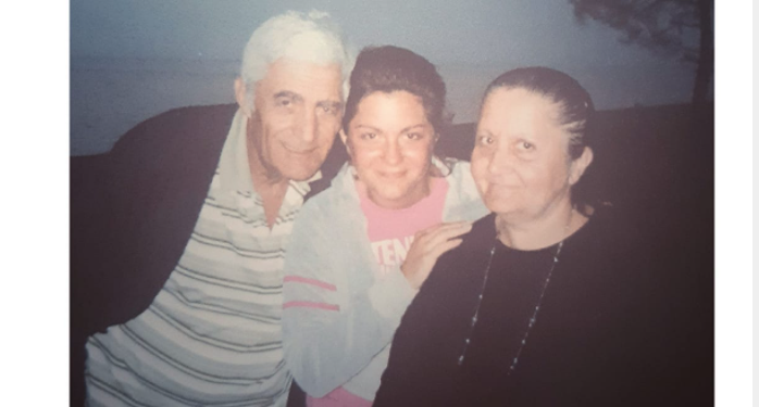 „21 მარტს მამამ დამტოვა, დღეს დედამ“ – ნეკა სებისკვერაძის მშობლები კორონავირუსმა იმსხვერპლა